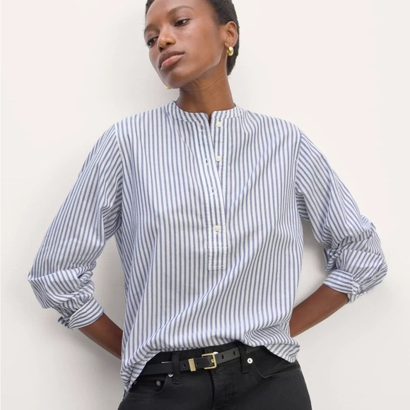 Everlane Blue and White Striped Button Down Shirt - Picture 1 of 4